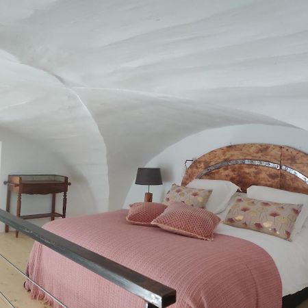 Charme Et Authenticite Dans Une Ferme. Lourmarin Exterior foto