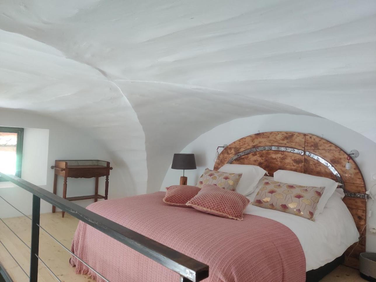 Charme Et Authenticite Dans Une Ferme. Lourmarin Exterior foto